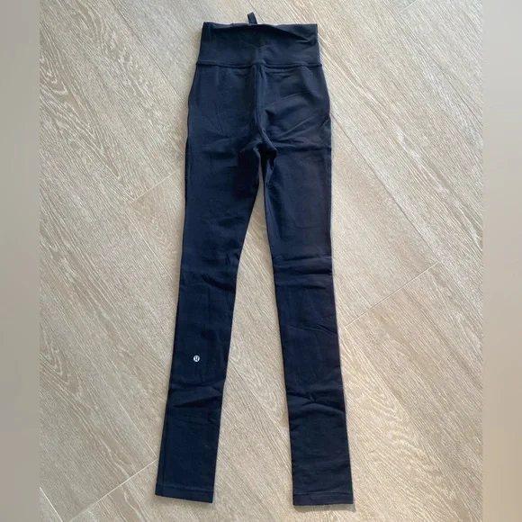 Lululemon high waisted leggings! Size 2! - Picture 4 of 7